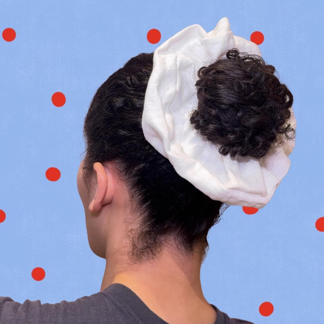 Lilly Scrunchie